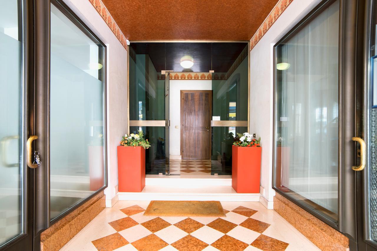 Holiday Treviso Suite Venezia Ngoại thất bức ảnh